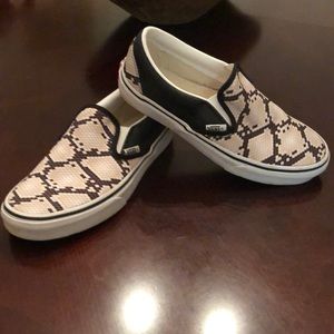 Super cute snakeskin pattern Vans. Size 7.5 Womens